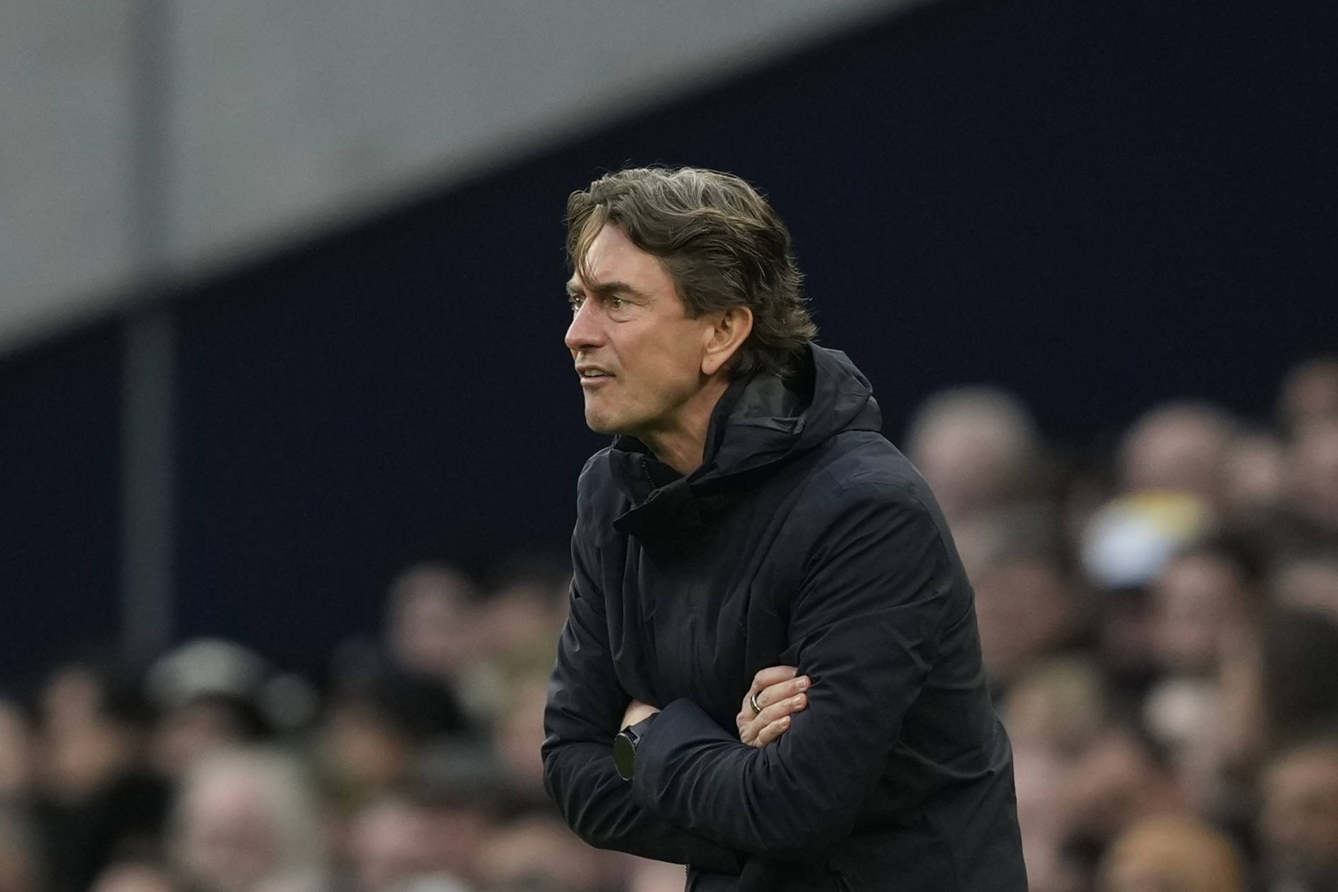 东体：李圣龙并非没有其他选择，但最终选择留在海港去B队踢球